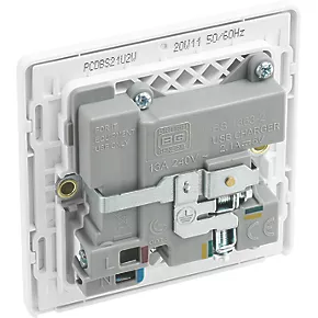 British General Evolve 13A 1-Gang SP Switched Socket + 2.1A 2-Outlet Type A USB Charger Brushed Steel with White Inserts 7 British General Evolve 13A 1-Gang SP Switched Socket + 2.1A 2-Outlet Type A USB Charger Brushed Steel with White Inserts - Image 5